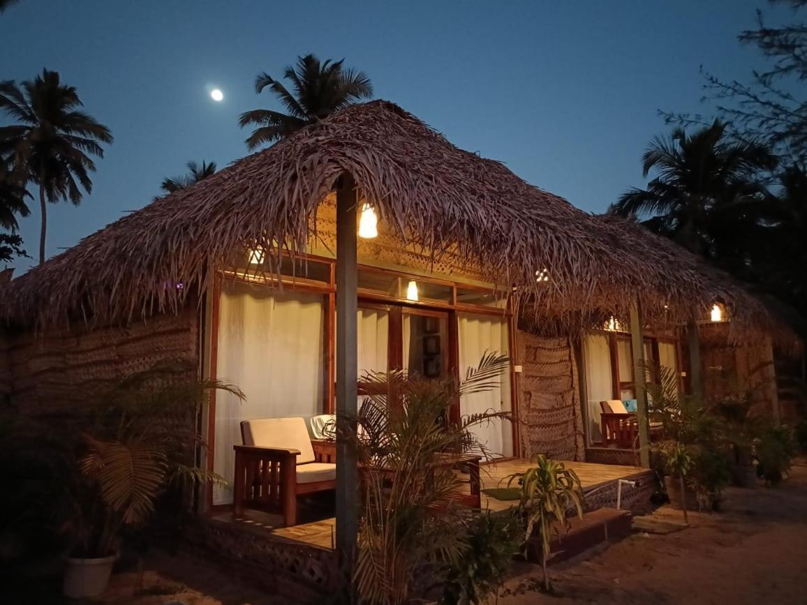 The Coast Beach Resort Agonda Exterior photo