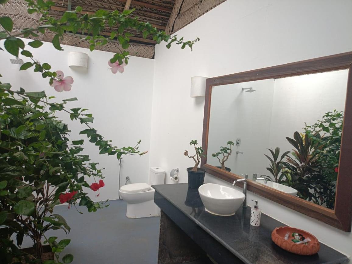 The Coast Beach Resort Agonda Exterior photo
