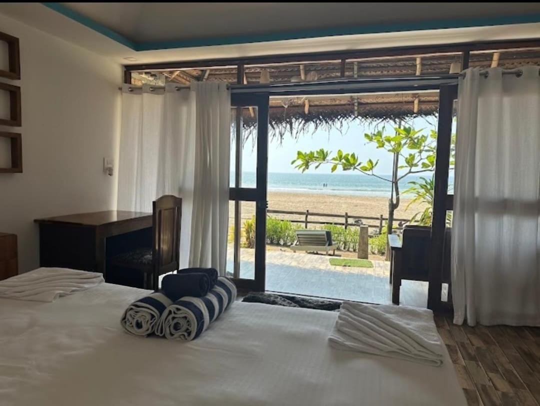 The Coast Beach Resort Agonda Exterior photo